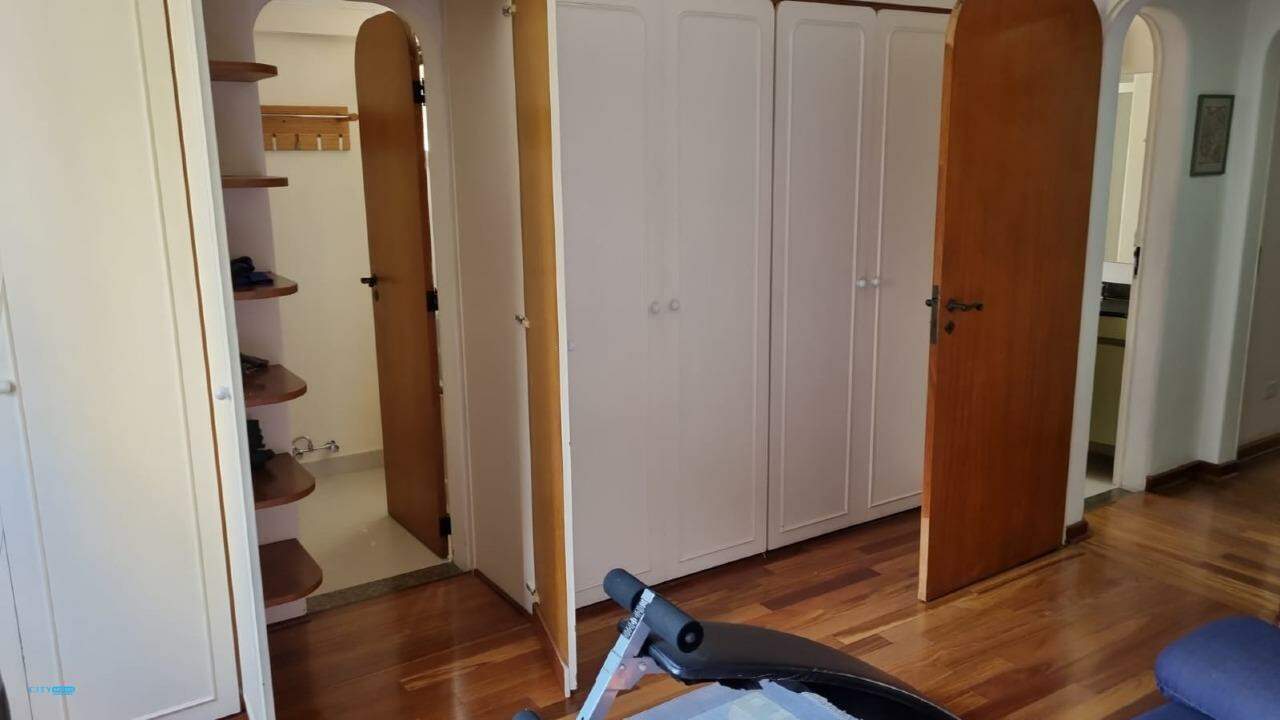 Apartamento à venda com 4 quartos, 195m² - Foto 13