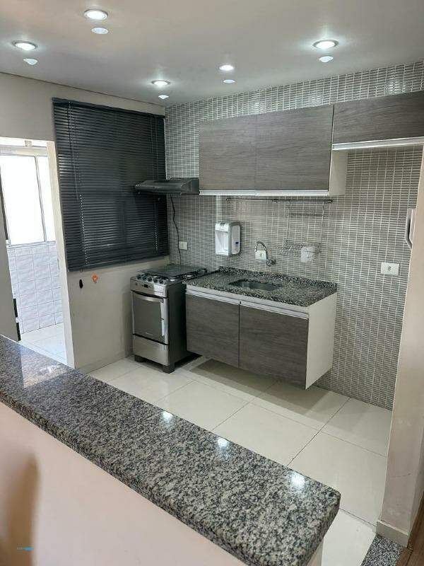 Apartamento à venda com 2 quartos, 62m² - Foto 3