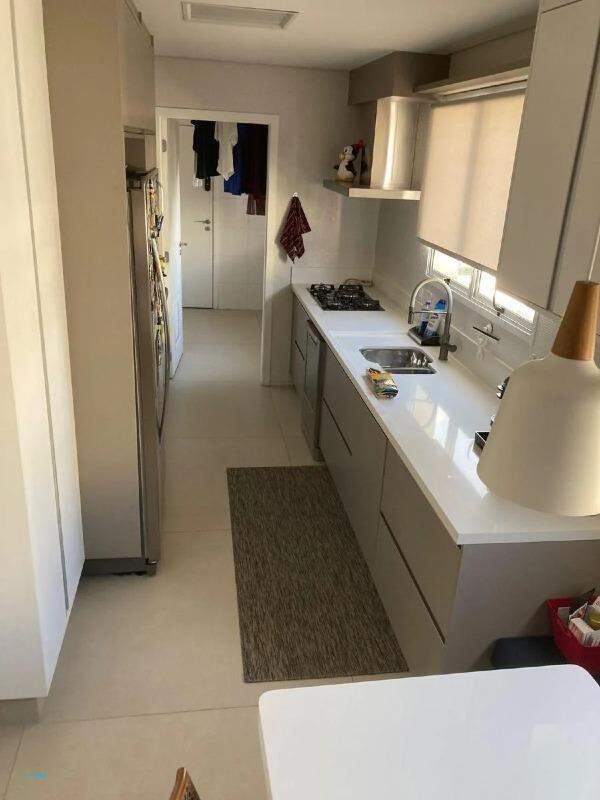 Apartamento à venda com 4 quartos, 202m² - Foto 8