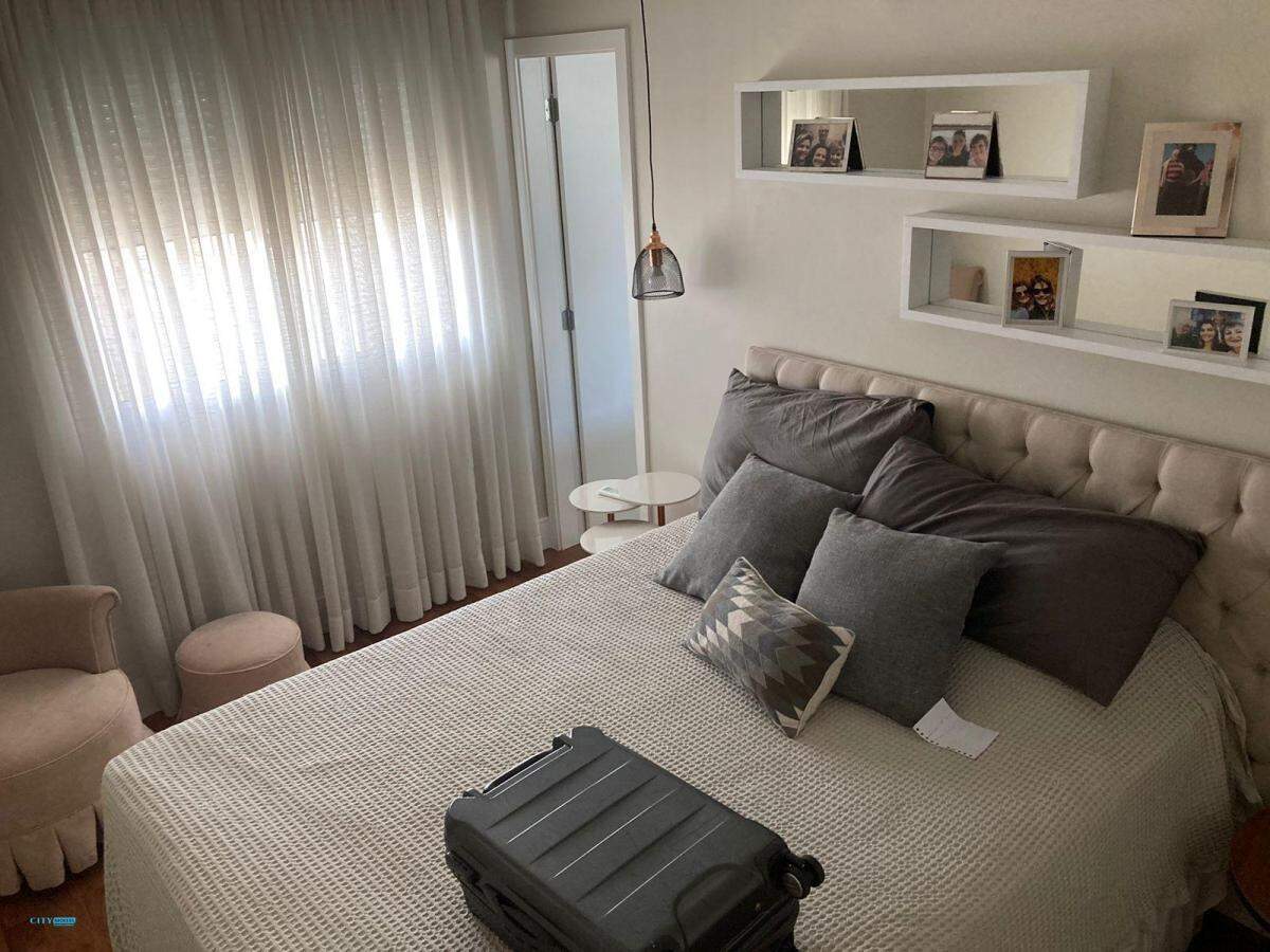 Apartamento à venda com 4 quartos, 202m² - Foto 17