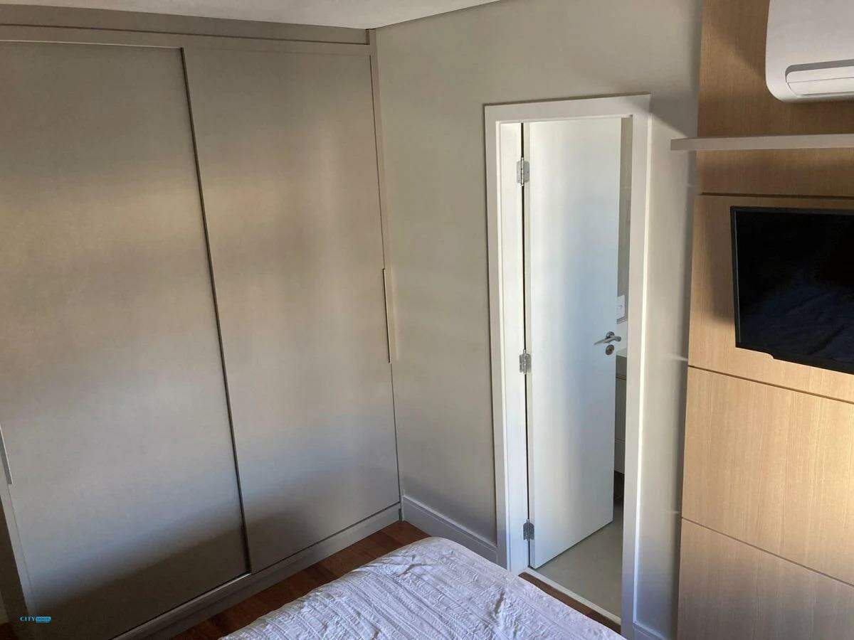 Apartamento à venda com 4 quartos, 202m² - Foto 9