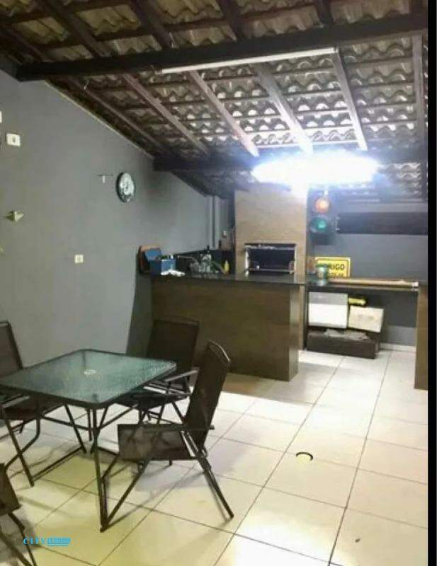 Sobrado à venda com 3 quartos, 200m² - Foto 5