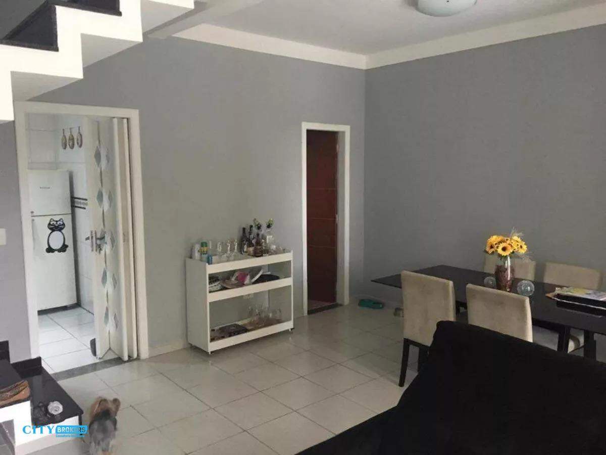 Sobrado à venda com 3 quartos, 200m² - Foto 3