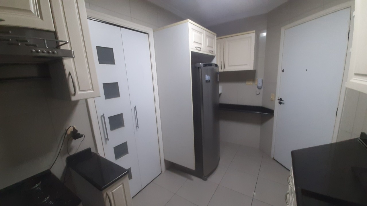 Apartamento à venda com 3 quartos, 80m² - Foto 4