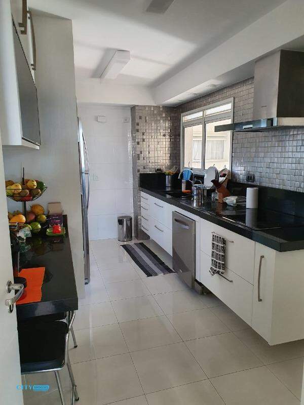 Apartamento à venda com 3 quartos, 183m² - Foto 5