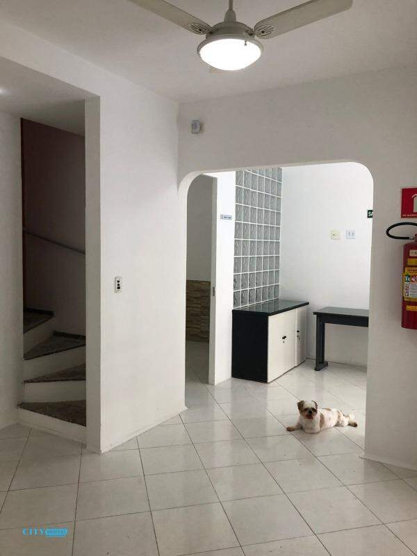 Casa à venda com 3 quartos, 200m² - Foto 25