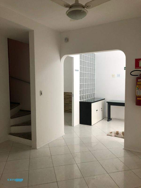 Casa à venda com 3 quartos, 200m² - Foto 20