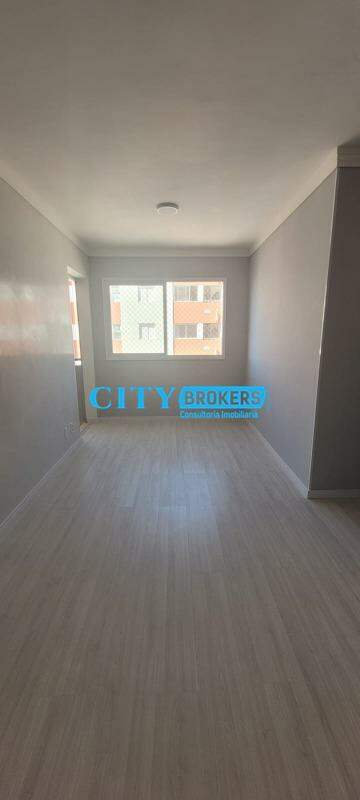 Apartamento à venda com 2 quartos, 60m² - Foto 2