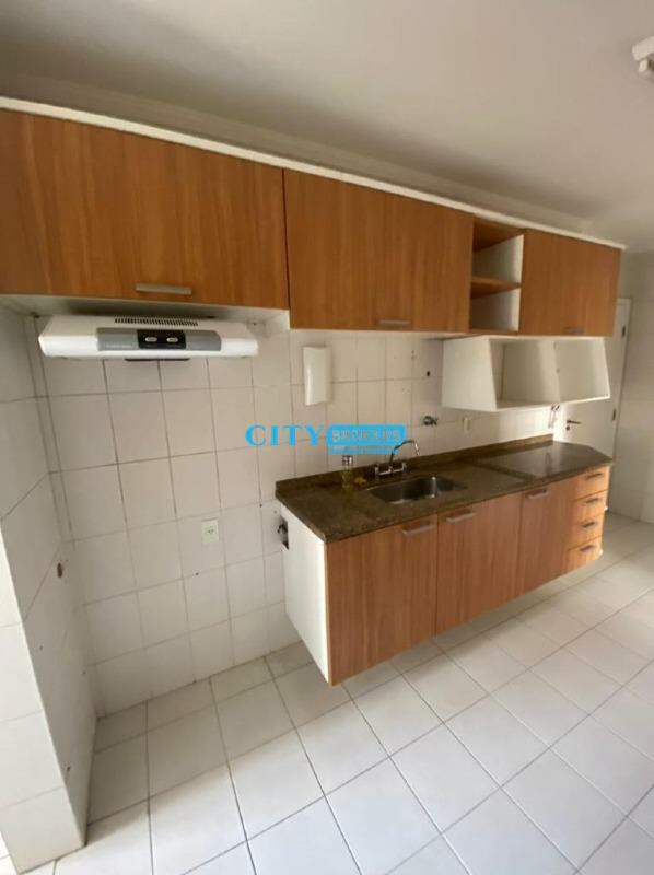 Apartamento à venda com 3 quartos, 92m² - Foto 4