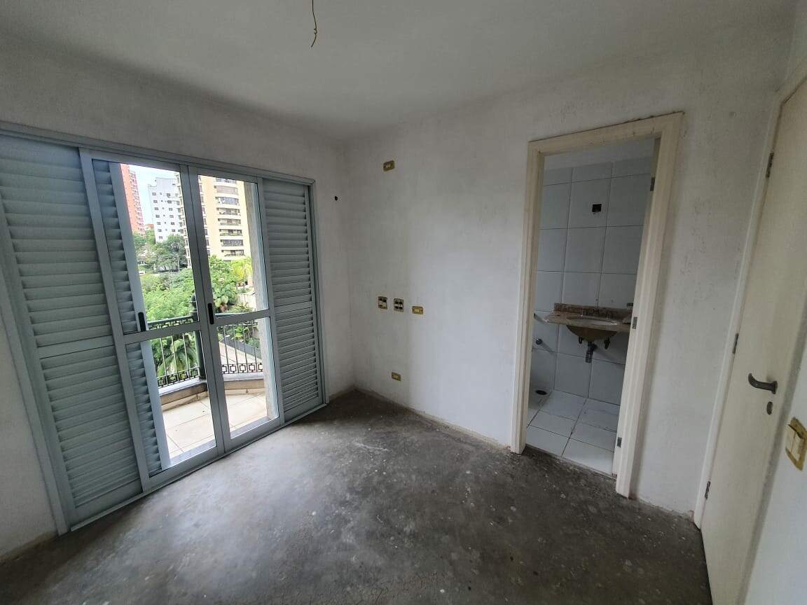 Apartamento à venda com 3 quartos, 137m² - Foto 16