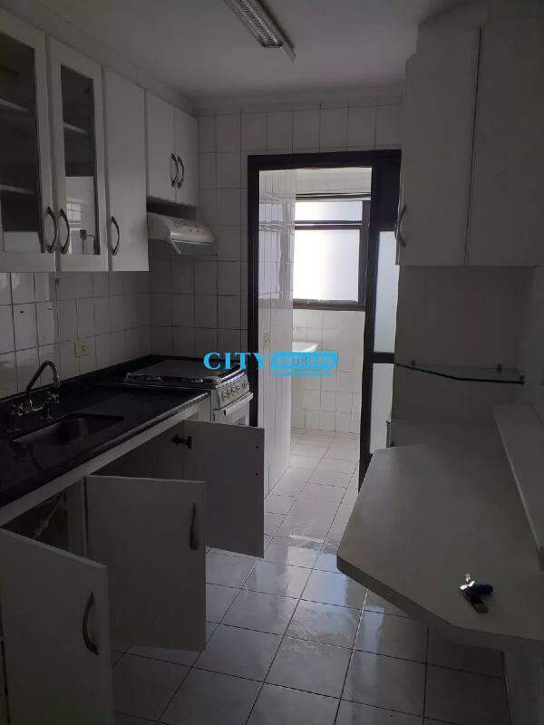 Apartamento à venda com 2 quartos, 68m² - Foto 8