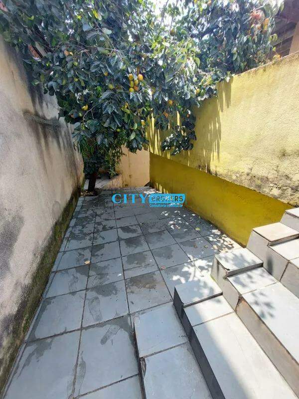 Sobrado à venda com 4 quartos, 100m² - Foto 3