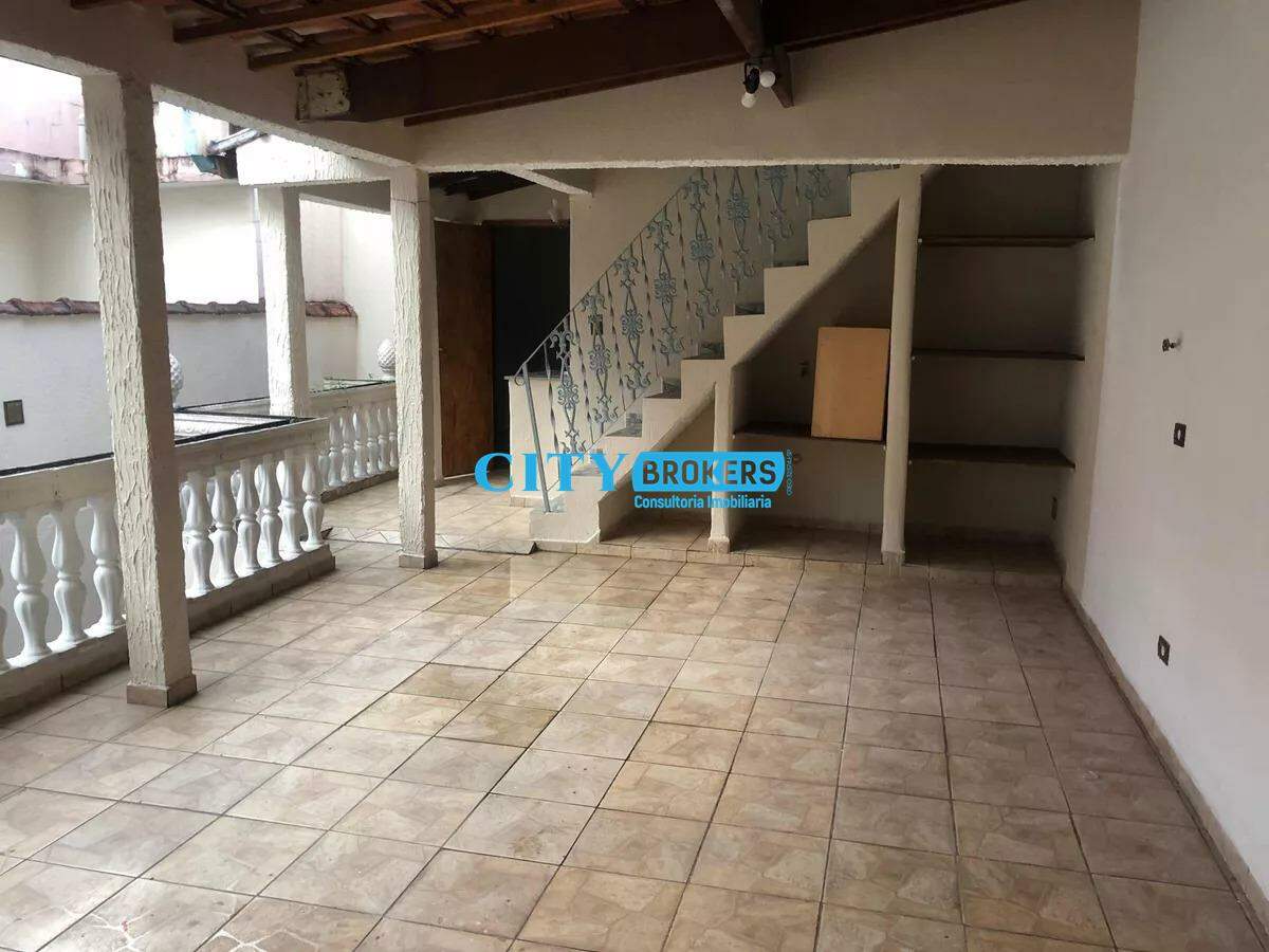 Casa para alugar com 4 quartos, 260m² - Foto 1