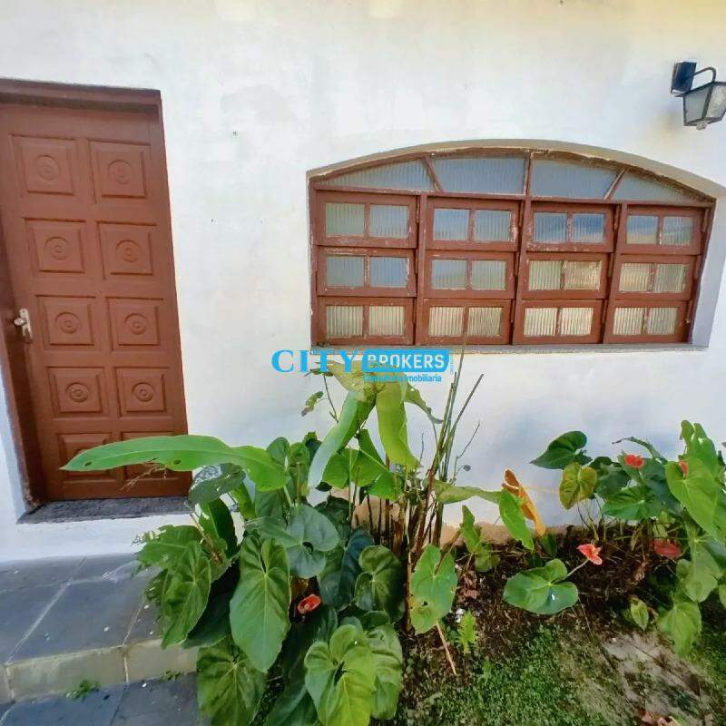 Casa à venda com 5 quartos, 150m² - Foto 17