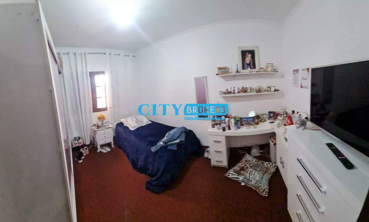 Sobrado à venda com 5 quartos, 200m² - Foto 7