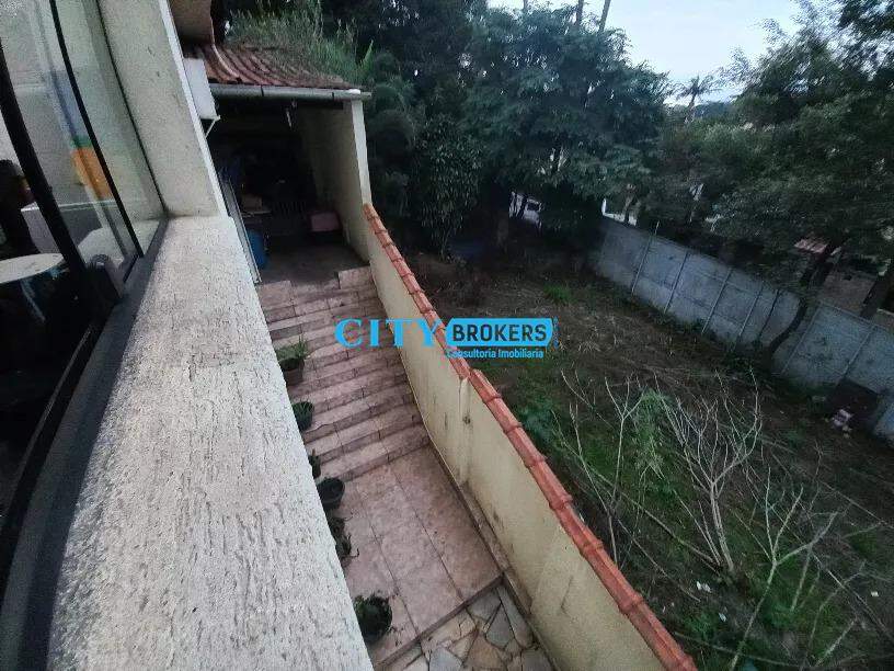 Sobrado à venda com 5 quartos, 160m² - Foto 2