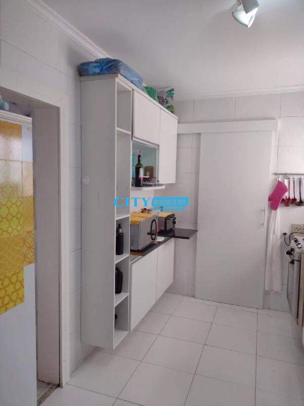 Apartamento à venda com 3 quartos, 83m² - Foto 19