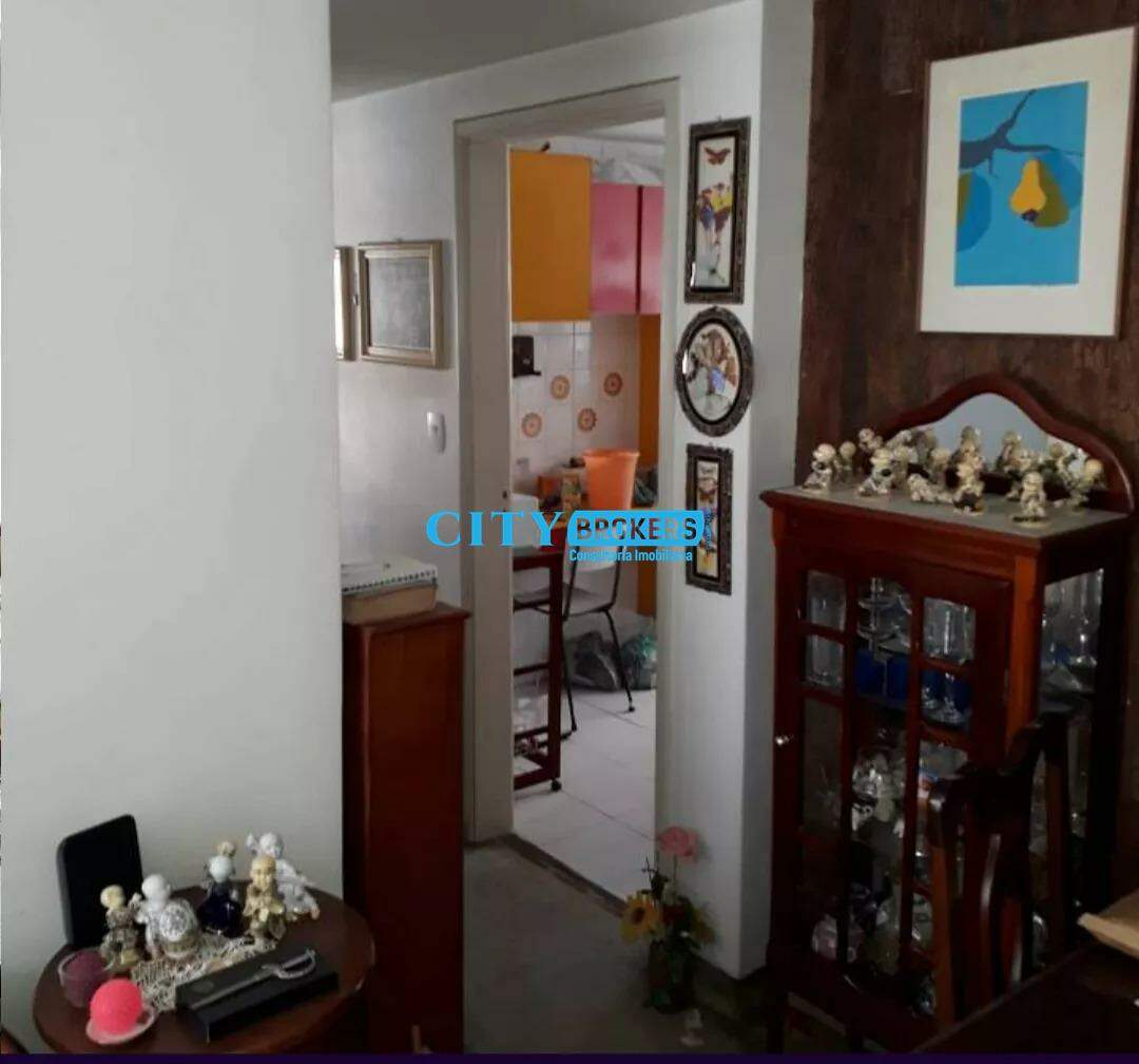 Apartamento à venda com 2 quartos, 70m² - Foto 2