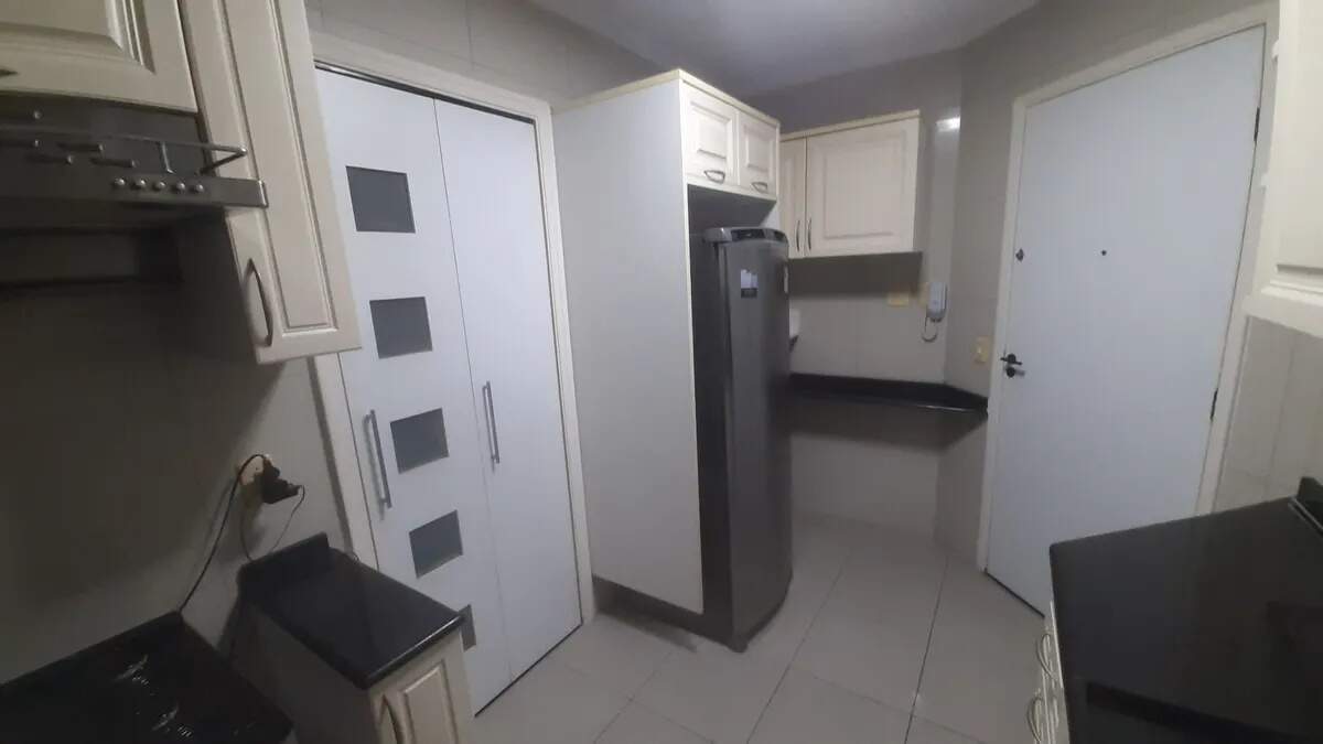 Apartamento à venda com 3 quartos, 80m² - Foto 9