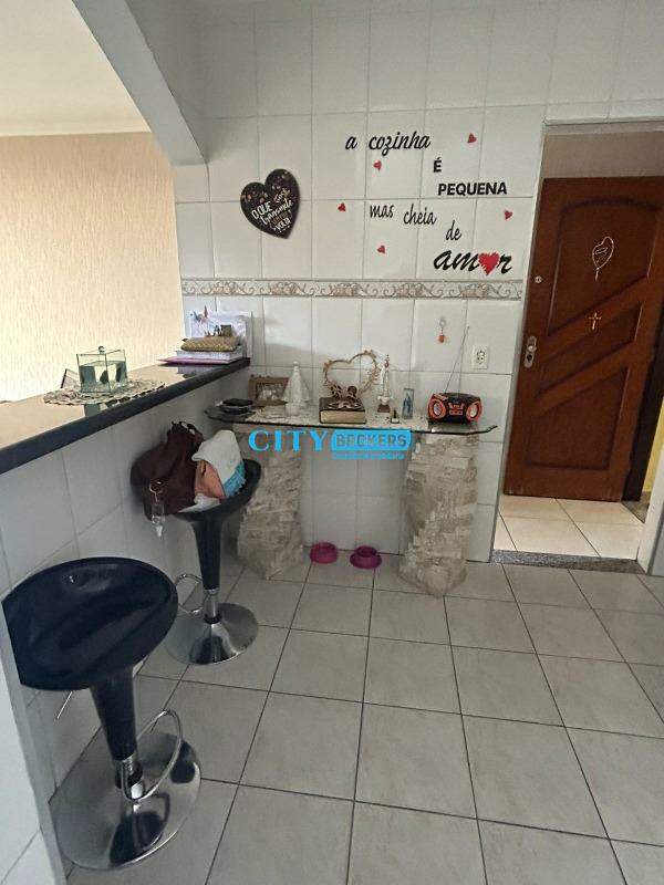 Apartamento à venda com 3 quartos, 107m² - Foto 12