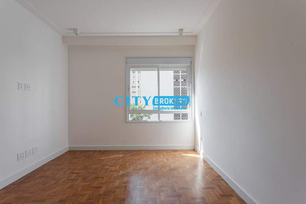 Apartamento à venda com 3 quartos, 209m² - Foto 3