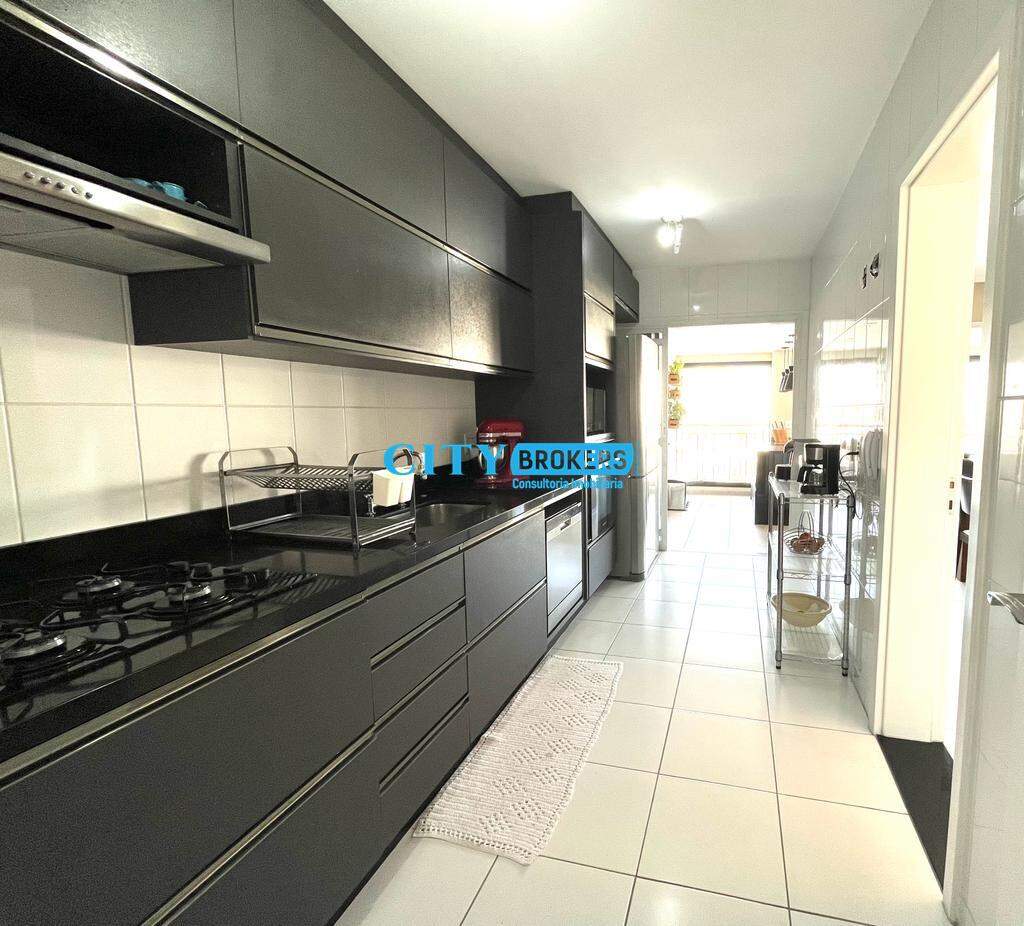 Apartamento à venda com 3 quartos, 140m² - Foto 4