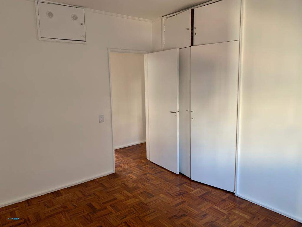 Apartamento para alugar com 3 quartos, 155m² - Foto 12