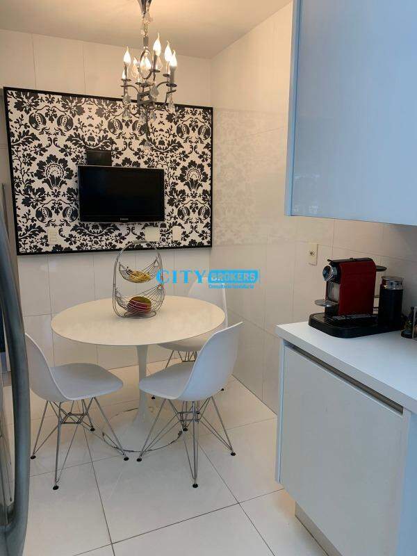 Apartamento à venda com 4 quartos, 227m² - Foto 10