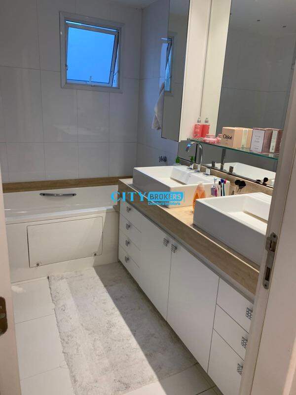 Apartamento à venda com 4 quartos, 227m² - Foto 3