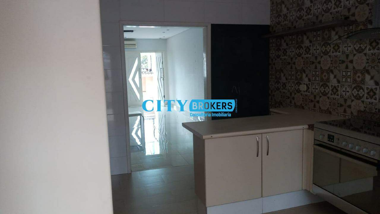 Casa à venda com 3 quartos, 250m² - Foto 14