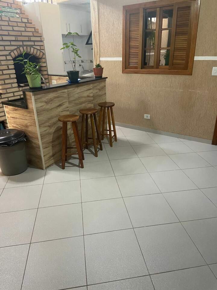 Sobrado à venda com 3 quartos, 215m² - Foto 1