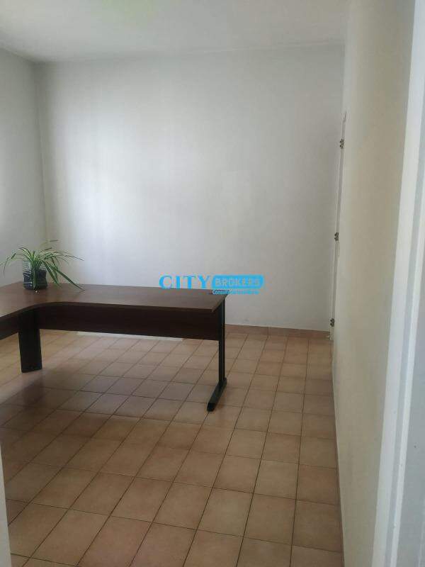 Casa para alugar com 2 quartos, 350m² - Foto 10