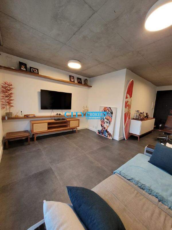 Apartamento à venda com 2 quartos, 70m² - Foto 28