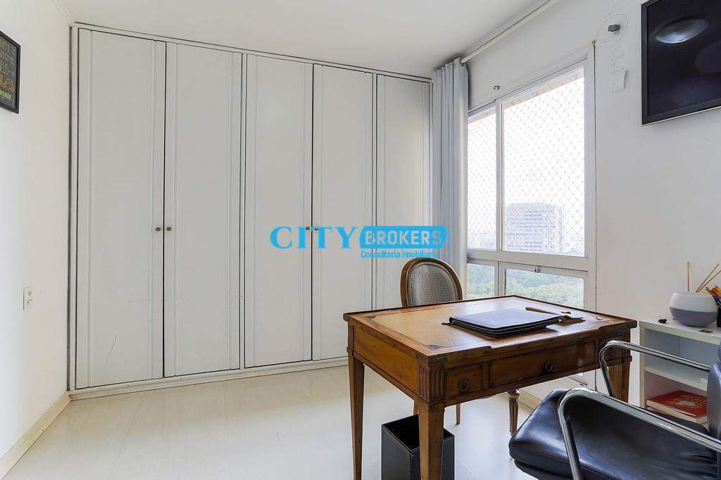 Apartamento à venda com 3 quartos, 211m² - Foto 19