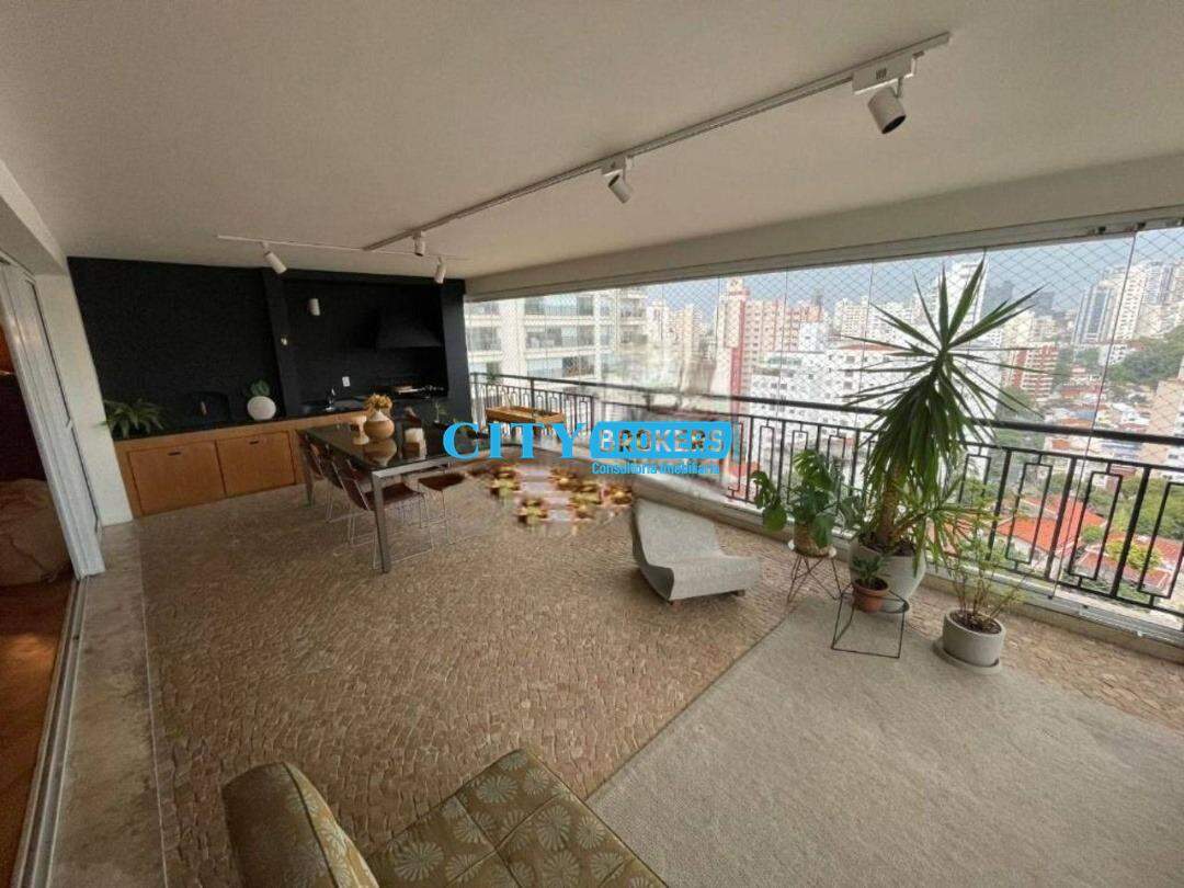 Apartamento à venda com 4 quartos, 227m² - Foto 1