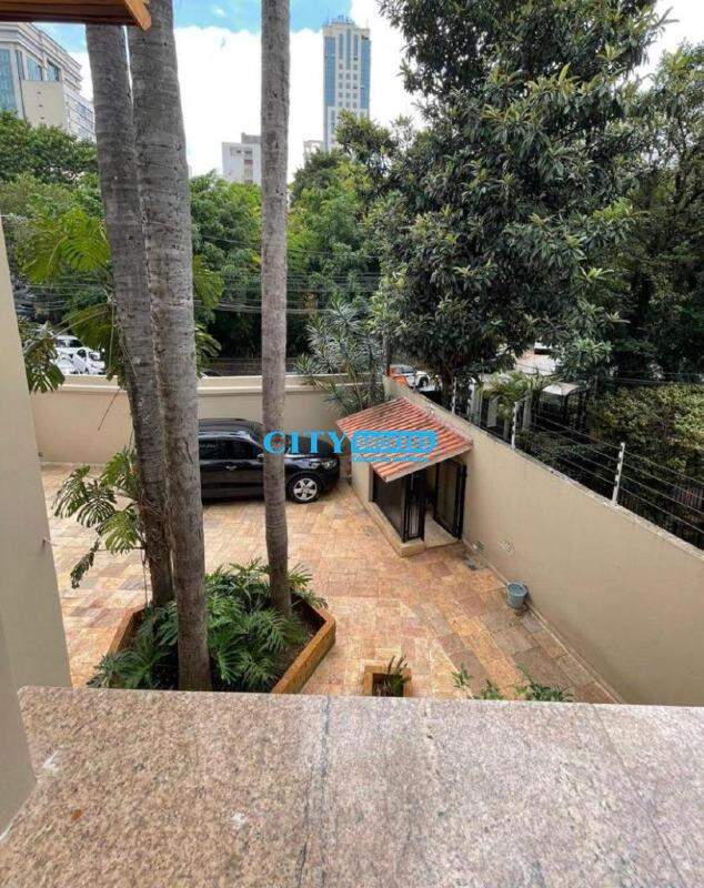 Casa para alugar com 5 quartos, 280m² - Foto 18