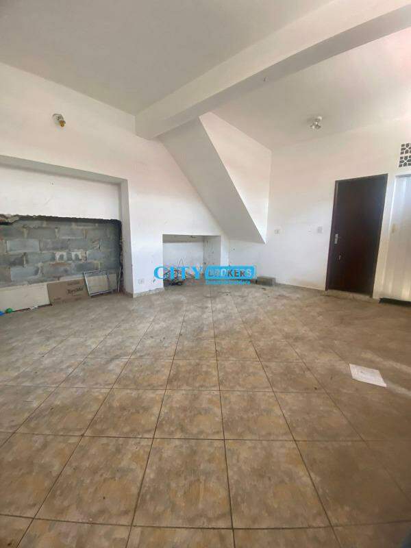 Casa para alugar com 4 quartos, 240m² - Foto 24