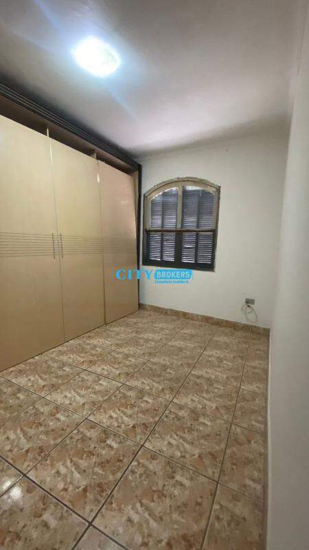 Casa para alugar com 4 quartos, 240m² - Foto 10