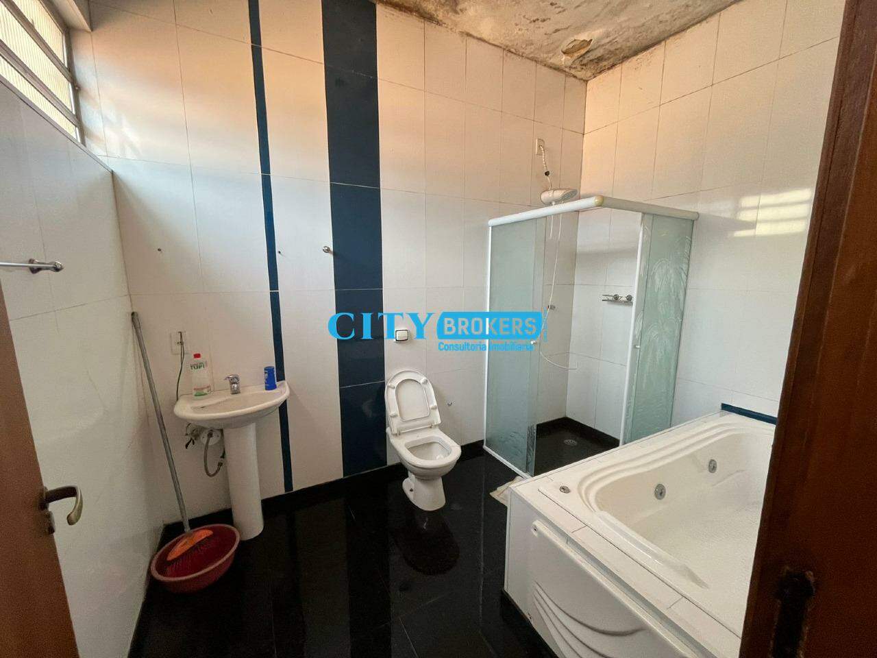 Sobrado à venda com 3 quartos, 900m² - Foto 17