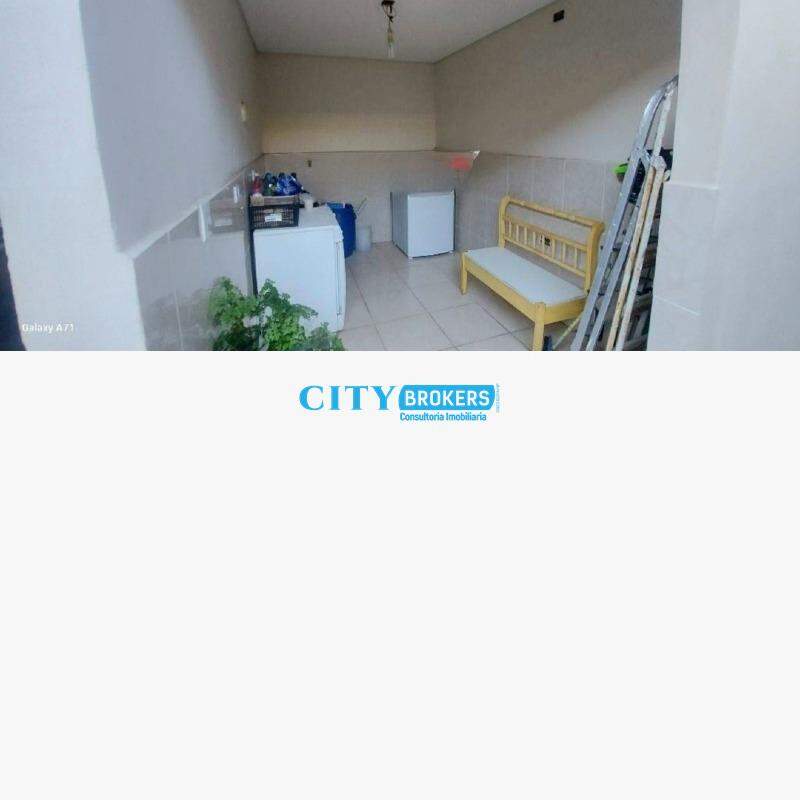 Casa à venda com 5 quartos, 200m² - Foto 17