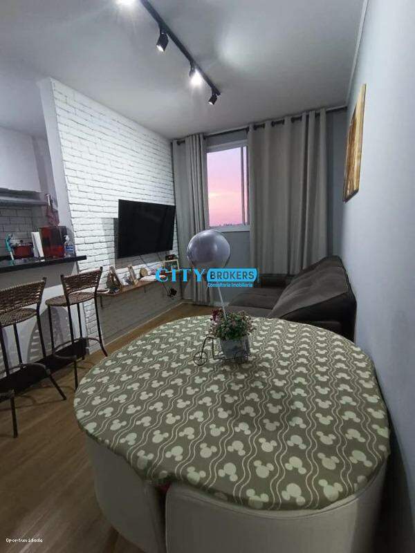 Apartamento à venda com 2 quartos, 44m² - Foto 2