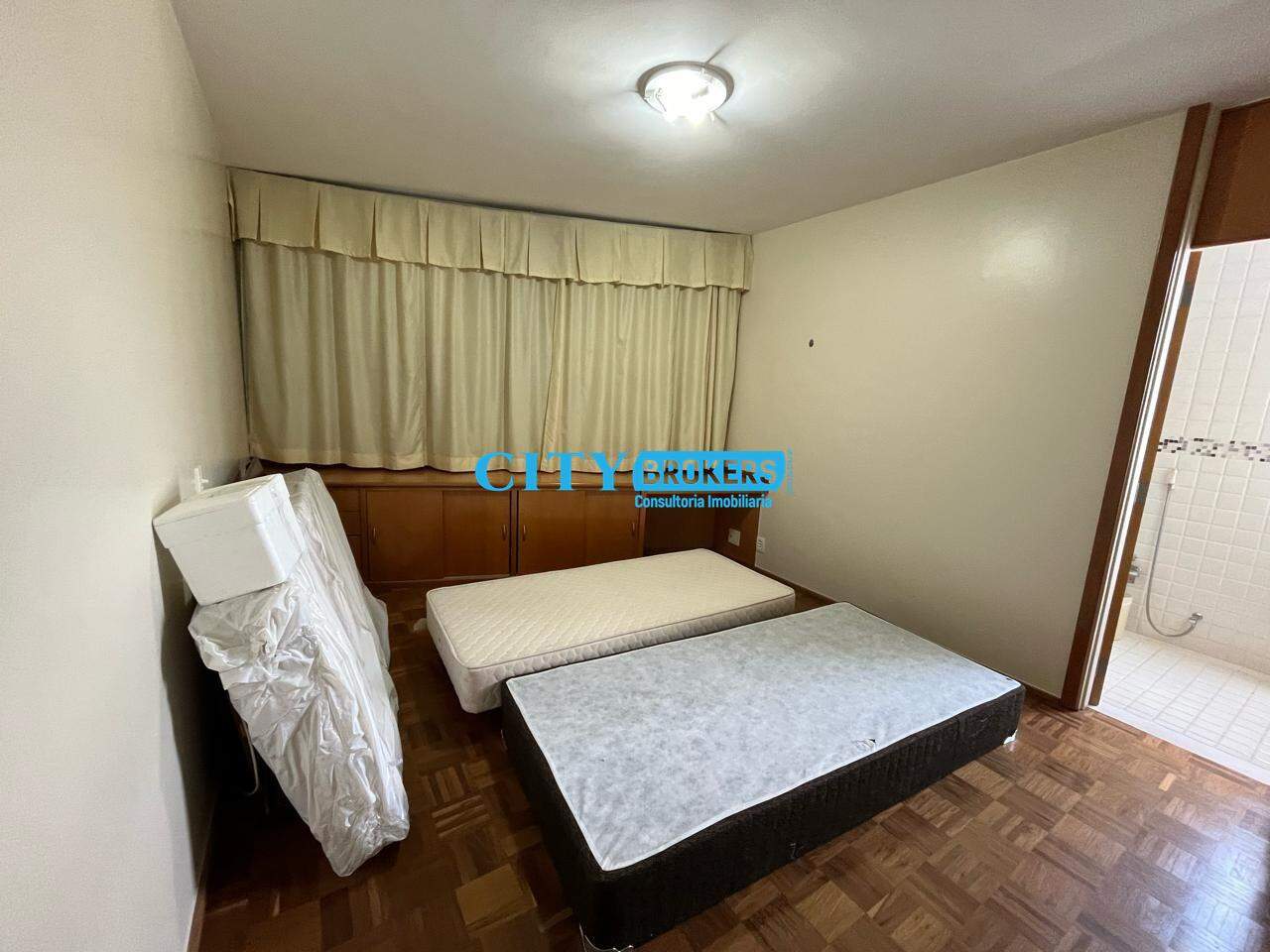 Apartamento à venda com 4 quartos, 300m² - Foto 12