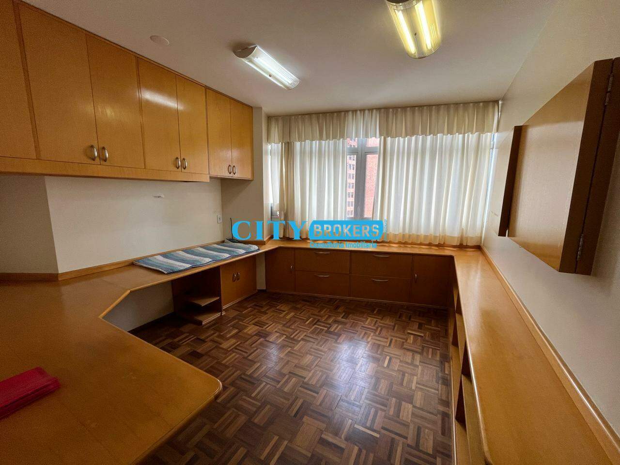 Apartamento à venda com 4 quartos, 300m² - Foto 11