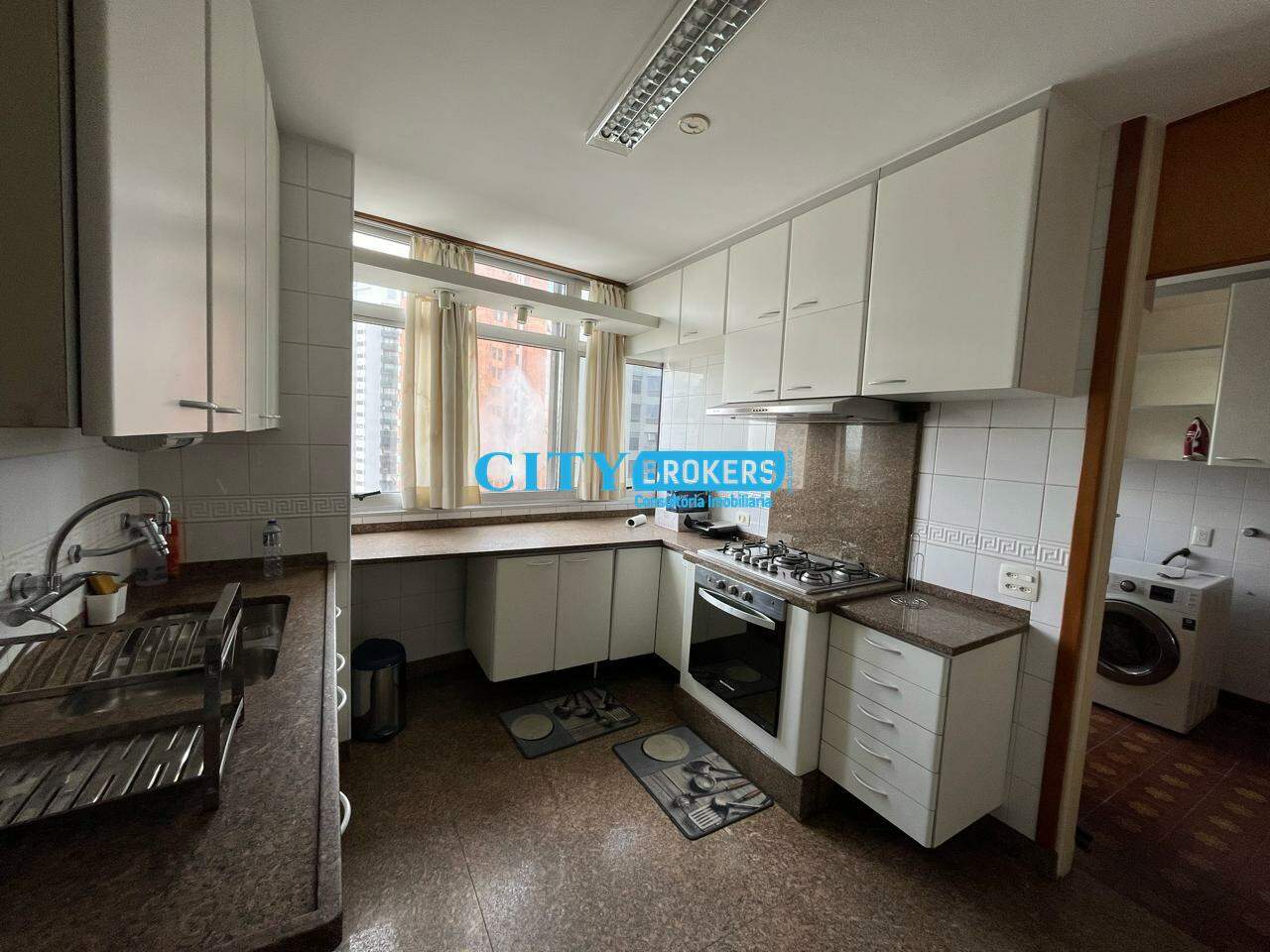 Apartamento à venda com 4 quartos, 300m² - Foto 8