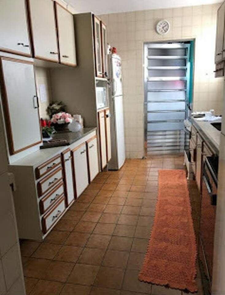 Apartamento à venda com 3 quartos, 150m² - Foto 4