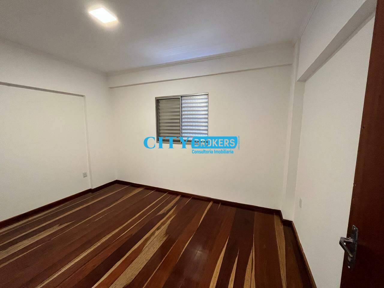 Apartamento para alugar com 2 quartos, 99m² - Foto 17