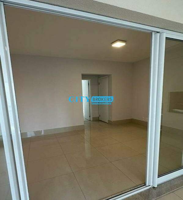 Apartamento à venda com 3 quartos, 145m² - Foto 2