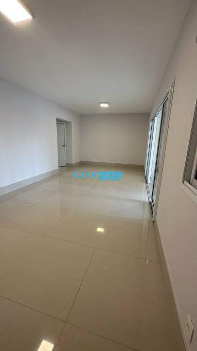 Apartamento à venda com 3 quartos, 145m² - Foto 11