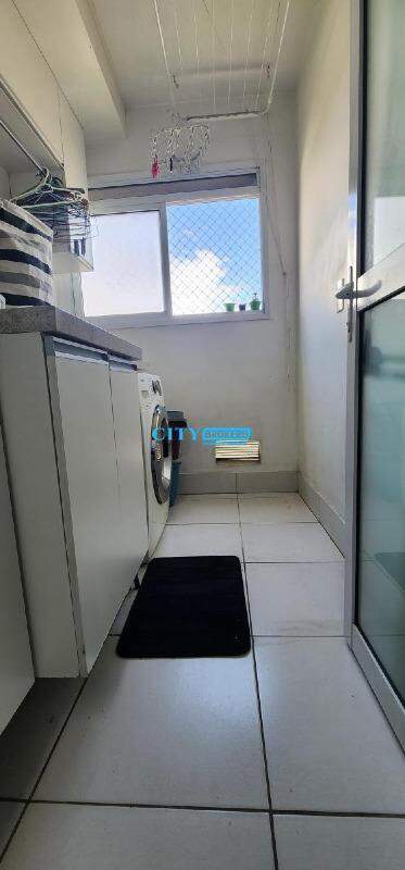 Apartamento à venda com 2 quartos, 65m² - Foto 13