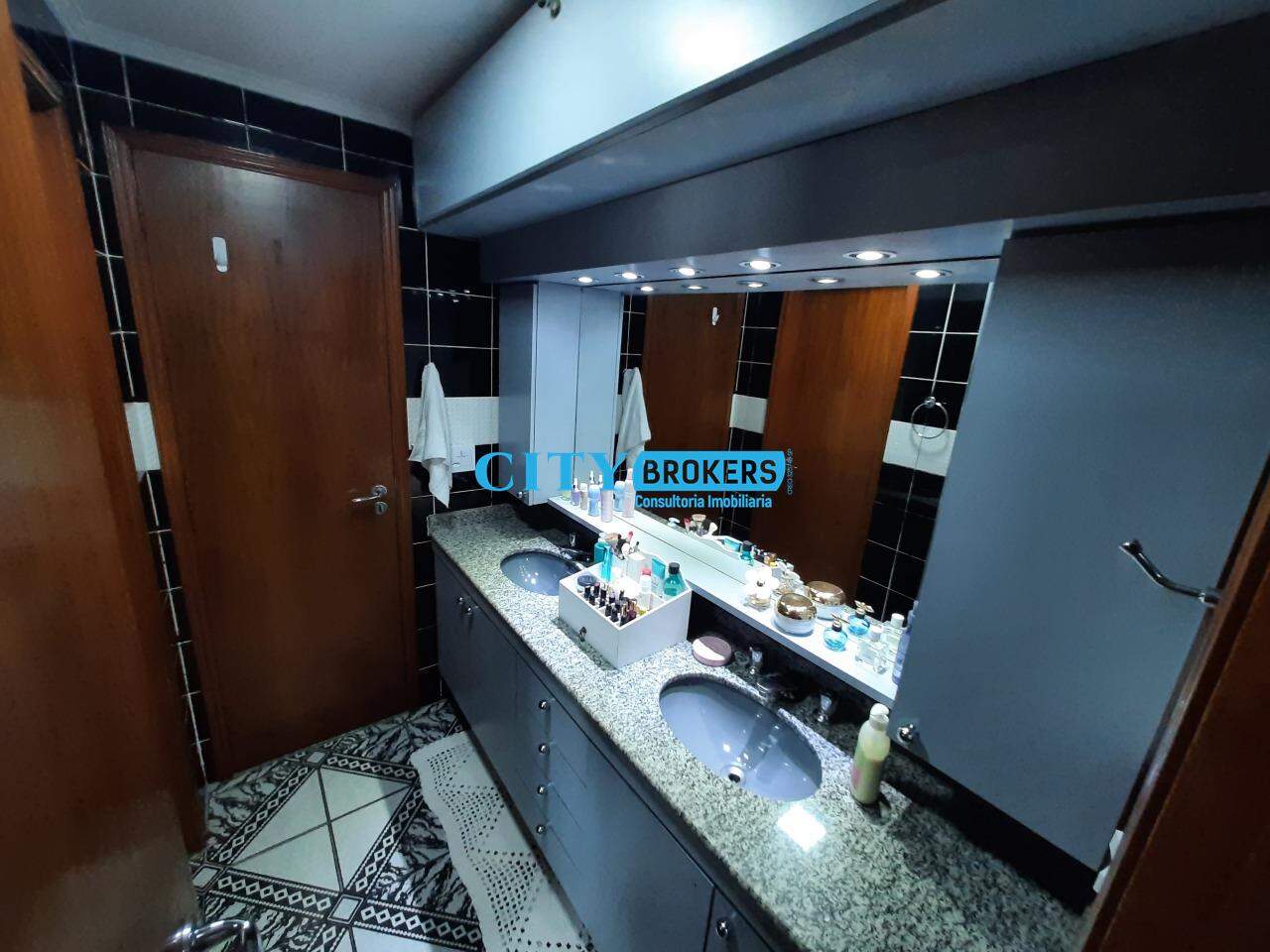 Apartamento à venda com 3 quartos, 122m² - Foto 8